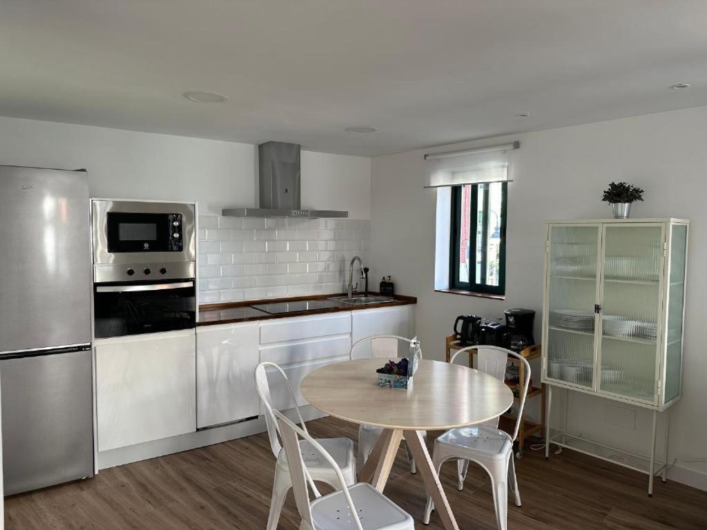 Apartamentos Urbanin II Plaza De San Pedro كوذِييرو المظهر الخارجي الصورة