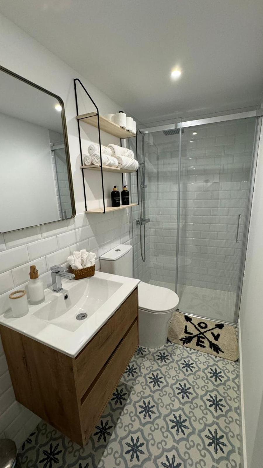 Apartamentos Urbanin II Plaza De San Pedro كوذِييرو المظهر الخارجي الصورة